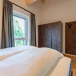 Wanderlust Mountain تراشر هوهه
